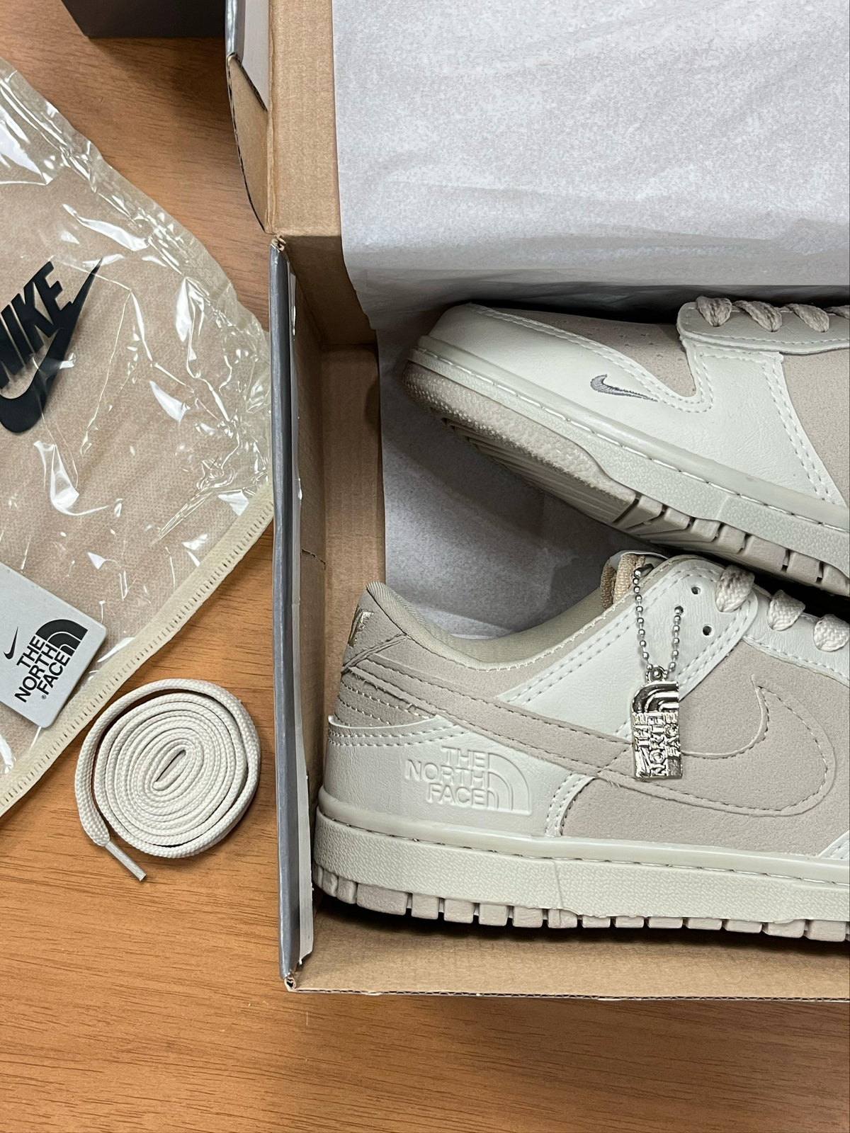 Nike Dunk Low North Face "Sand Version"